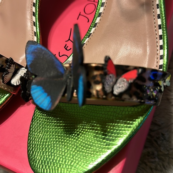 NWOT Betsey Johnson Flora Leopard multicolor shoes - Picture 3 of 10